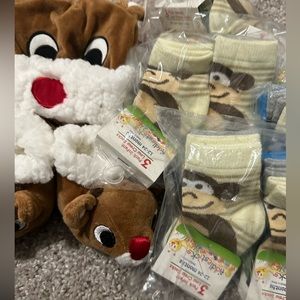 Kids bundle socks 12-26 months and new reindeer out fit size six months